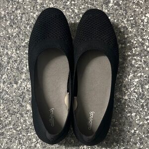 Allbirds Women's Tree Breezer Black Flats. Size 8 but fits like a 7.5